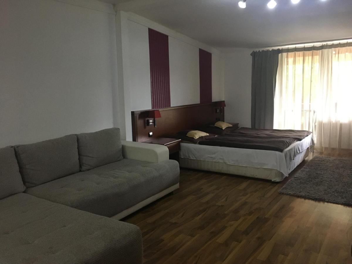 Termal Apartman นีย์รบาตอร์ ภายนอก รูปภาพ