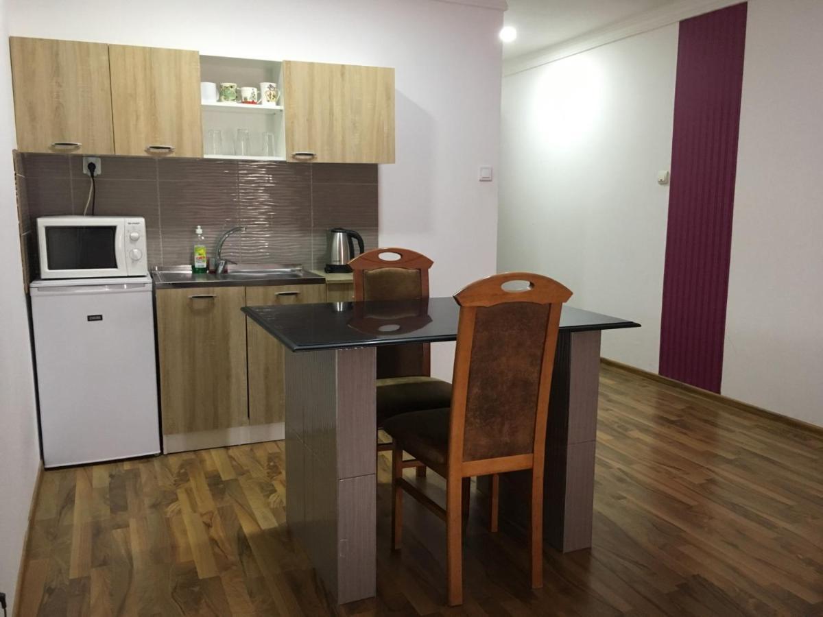 Termal Apartman นีย์รบาตอร์ ภายนอก รูปภาพ
